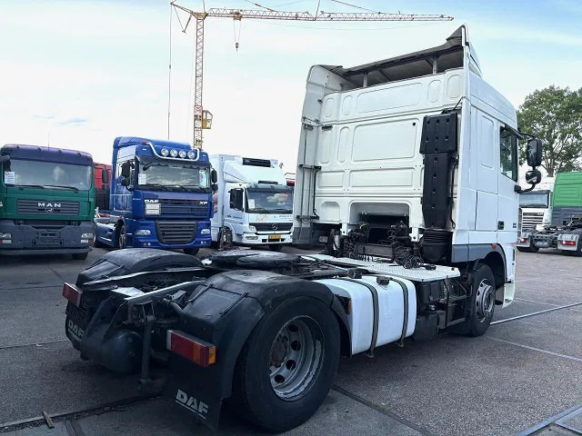 DAF XF 105.460 SPACECAB (ZF-MANUAL GEARBOX / 2x DIESELTANK / MX-ENGINE BRAKE / AIRCONDITIONING / FRIDGE / ETC. - Sadulveok: pilt 3 DAF XF 105.460 SPACECAB (ZF-MANUAL GEARBOX / 2x DIESELTANK / MX-ENGINE BRAKE / AIRCONDITIONING / FRIDGE / ETC. - Sadulveok: pilt 3