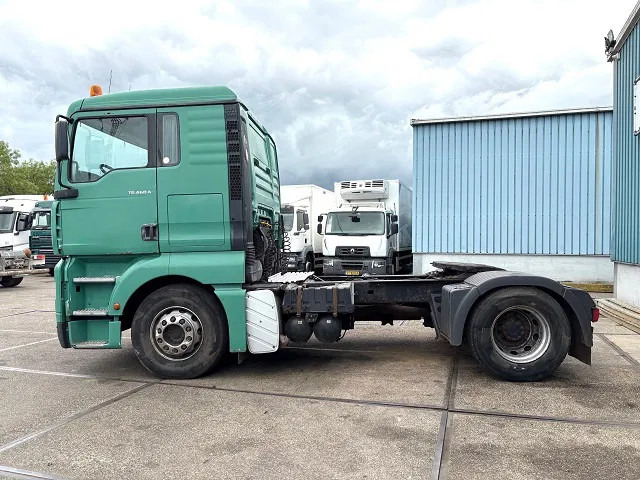 MAN TGA 18.460 FLT XL (6-CILINDER HEADS / ZF16 MANUAL GEARBOX / ZF-INTARDER / AIRCONDITIONING) - Sadulveok: pilt 5 MAN TGA 18.460 FLT XL (6-CILINDER HEADS / ZF16 MANUAL GEARBOX / ZF-INTARDER / AIRCONDITIONING) - Sadulveok: pilt 5