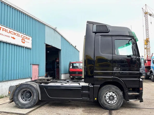 Mercedes-Benz Actros 1840 LS (MP1) 4x2 MEGASPACE (EPS WITH CLUTCH (3 PEDALS) / RETARDER / AIRCONDITIONING) - Sadulveok: pilt 4 Mercedes-Benz Actros 1840 LS (MP1) 4x2 MEGASPACE (EPS WITH CLUTCH (3 PEDALS) / RETARDER / AIRCONDITIONING) - Sadulveok: pilt 4