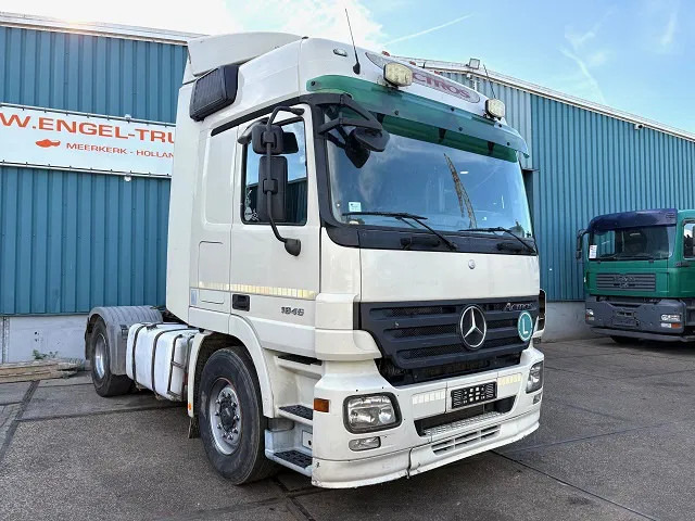 Mercedes-Benz Actros 1846 LS (MP2) (EPS WITH CLUTCH / RETARDER / 3-PEDALS/ AIRCONDITIONING / ETC) - Sadulveok: pilt 2 Mercedes-Benz Actros 1846 LS (MP2) (EPS WITH CLUTCH / RETARDER / 3-PEDALS/ AIRCONDITIONING / ETC) - Sadulveok: pilt 2