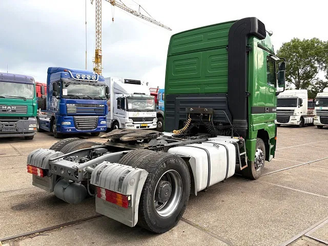 Mercedes-Benz Actros 1848 V8 MEGASPACE (EPS WITH CLUTCH (3 PEDALS) / REDUCTION AXLE / FRIDGE / ETC.) - Sadulveok: pilt 3 Mercedes-Benz Actros 1848 V8 MEGASPACE (EPS WITH CLUTCH (3 PEDALS) / REDUCTION AXLE / FRIDGE / ETC.) - Sadulveok: pilt 3