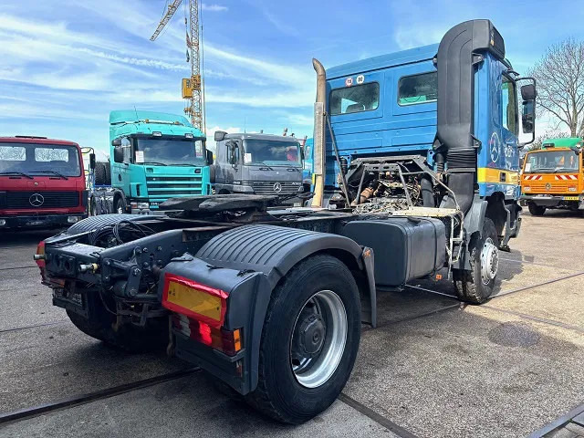Mercedes-Benz Actros 2040 AS 4x4 FULL STEEL SUSPENSION (ZF16 MANUAL GEARBOX / FULL STEEL SUSPENSION / REDUCTION AXLES / AIRCONDITIONING) - Sadulveok: pilt 3 Mercedes-Benz Actros 2040 AS 4x4 FULL STEEL SUSPENSION (ZF16 MANUAL GEARBOX / FULL STEEL SUSPENSION / REDUCTION AXLES / AIRCONDITIONING) - Sadulveok: pilt 3