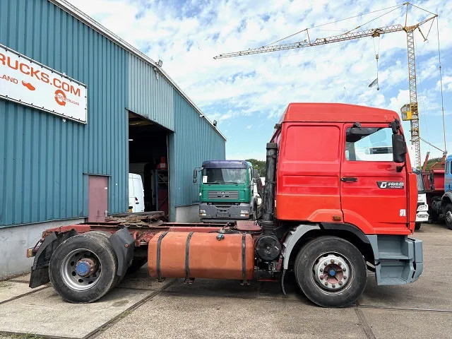 Renault G340 Manager 4x2 TRACTOR (MECHANICAL PUMP & INJECTORS / ZF MANUAL GEARBOX / REDUCTIONS AXLE) - Sadulveok: pilt 4 Renault G340 Manager 4x2 TRACTOR (MECHANICAL PUMP & INJECTORS / ZF MANUAL GEARBOX / REDUCTIONS AXLE) - Sadulveok: pilt 4