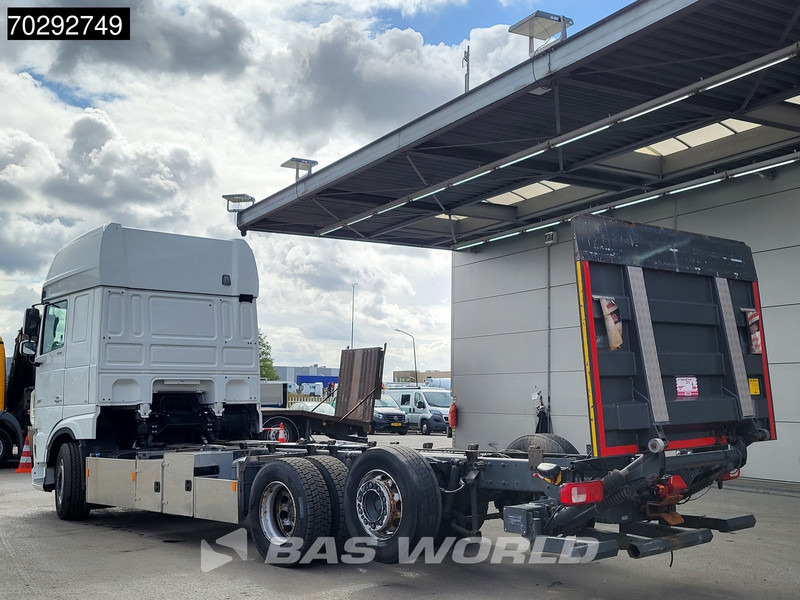 DAF XF 530 XF 6X2 2000kg Ladebordwand Lift+Steering-Axle Navi ACC Euro 6 - Kabiinišassiiga veoauto: pilt 2 DAF XF 530 XF 6X2 2000kg Ladebordwand Lift+Steering-Axle Navi ACC Euro 6 - Kabiinišassiiga veoauto: pilt 2
