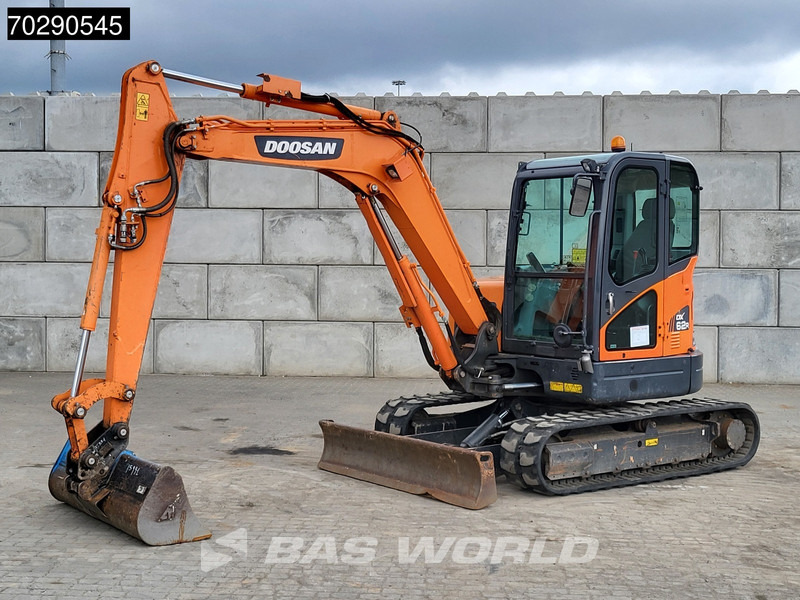 Doosan DX62R-3 3 BUCKETS - A/C - Miniekskavaator: pilt 3 Doosan DX62R-3 3 BUCKETS - A/C - Miniekskavaator: pilt 3