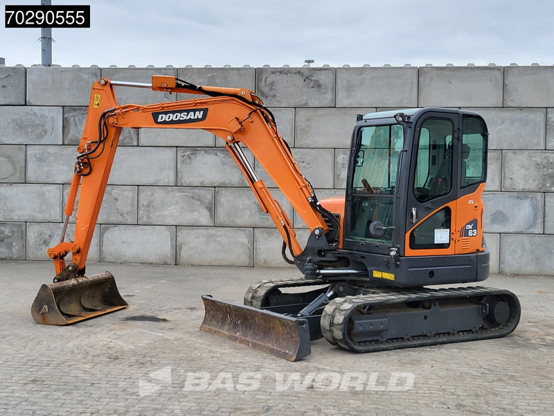 Doosan DX63-3 3 BUCKETS - A/C - Miniekskavaator: pilt 2 Doosan DX63-3 3 BUCKETS - A/C - Miniekskavaator: pilt 2