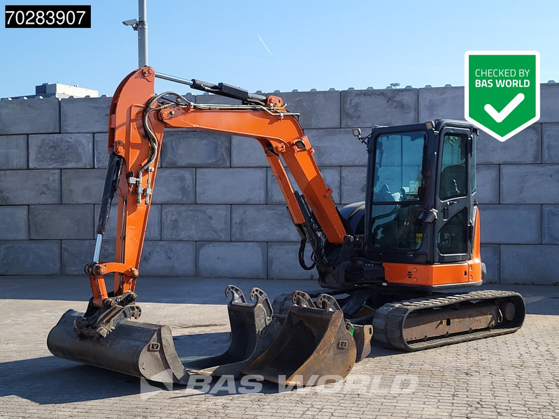 Hitachi ZX55U-6CLR A/C - 3 BUCKETS - Miniekskavaator: pilt 1 Hitachi ZX55U-6CLR A/C - 3 BUCKETS - Miniekskavaator: pilt 1