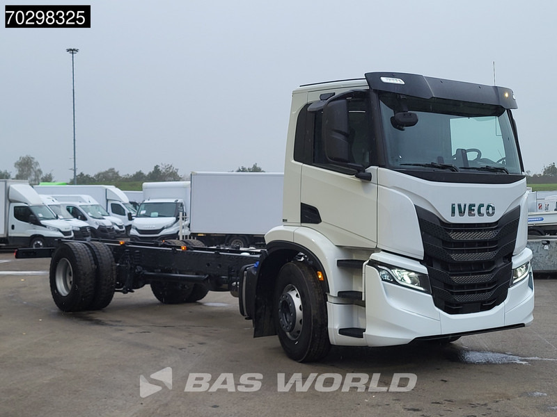 Iveco S-Way 340 4X2 NEW! Chassis Automatic LED Navi ACC Euro 6 - Kabiinišassiiga veoauto: pilt 3 Iveco S-Way 340 4X2 NEW! Chassis Automatic LED Navi ACC Euro 6 - Kabiinišassiiga veoauto: pilt 3