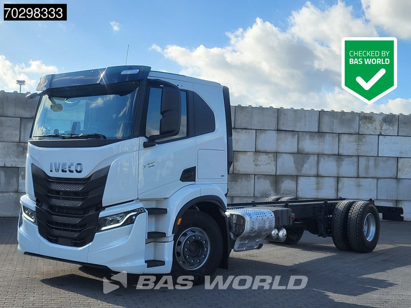 Iveco S-Way 340 4X2 NEW! Chassis Automatic Navi LED Euro 6 - Kabiinišassiiga veoauto: pilt 1 Iveco S-Way 340 4X2 NEW! Chassis Automatic Navi LED Euro 6 - Kabiinišassiiga veoauto: pilt 1