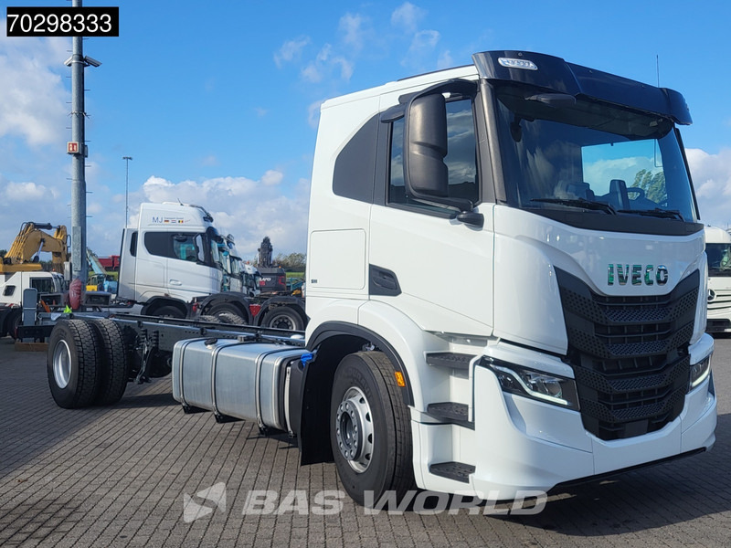 Iveco S-Way 340 4X2 NEW! Chassis Automatic Navi LED Euro 6 - Kabiinišassiiga veoauto: pilt 3 Iveco S-Way 340 4X2 NEW! Chassis Automatic Navi LED Euro 6 - Kabiinišassiiga veoauto: pilt 3