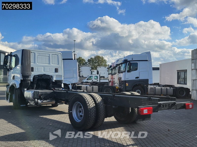 Iveco S-Way 340 4X2 NEW! Chassis Automatic Navi LED Euro 6 - Kabiinišassiiga veoauto: pilt 2 Iveco S-Way 340 4X2 NEW! Chassis Automatic Navi LED Euro 6 - Kabiinišassiiga veoauto: pilt 2