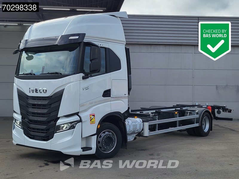 Iveco S-Way 460 4X2 NEW !! BDF Automatic Full air ACC Led Euro 6 - Konteinerveduk/ Tõstukiga veoauto: pilt 1 Iveco S-Way 460 4X2 NEW !! BDF Automatic Full air ACC Led Euro 6 - Konteinerveduk/ Tõstukiga veoauto: pilt 1