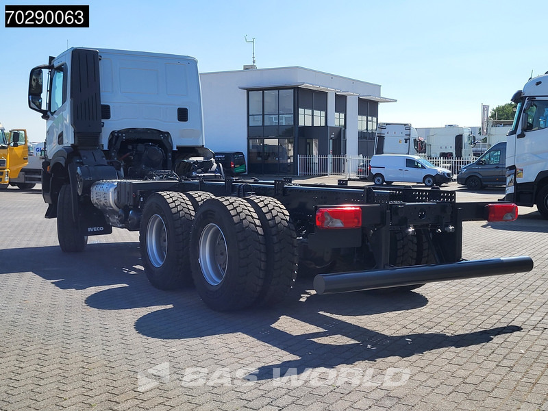 Iveco T-WAY 360 6X6 NEW 6x6 chassis! Big-Axle Steelsuspension Automatic Euro 6 - Kabiinišassiiga veoauto: pilt 2 Iveco T-WAY 360 6X6 NEW 6x6 chassis! Big-Axle Steelsuspension Automatic Euro 6 - Kabiinišassiiga veoauto: pilt 2