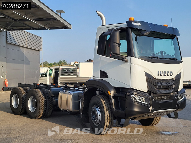 Iveco X-Way 460 6X4 New! Retarder Steelsuspension Big-Axle Navi Euro 6 - Kabiinišassiiga veoauto: pilt 3 Iveco X-Way 460 6X4 New! Retarder Steelsuspension Big-Axle Navi Euro 6 - Kabiinišassiiga veoauto: pilt 3