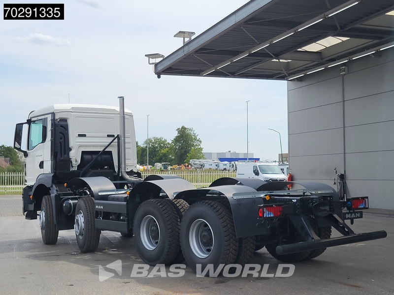 MAN TGS 41.400 8X4 New 8x4 chassis Engine PTO Steelsuspension Big-Axle Manual Euro 2 - Kabiinišassiiga veoauto: pilt 2 MAN TGS 41.400 8X4 New 8x4 chassis Engine PTO Steelsuspension Big-Axle Manual Euro 2 - Kabiinišassiiga veoauto: pilt 2