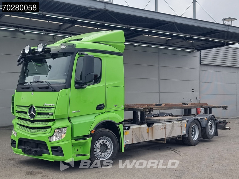Mercedes-Benz Actros 2545 6X2 Hydraulic Liftable BDF system Lift+steering axle ADR Euro 6 - Konteinerveduk/ Tõstukiga veoauto: pilt 5 Mercedes-Benz Actros 2545 6X2 Hydraulic Liftable BDF system Lift+steering axle ADR Euro 6 - Konteinerveduk/ Tõstukiga veoauto: pilt 5