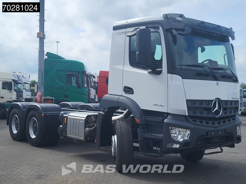 Mercedes-Benz Arocs 2636 6X4 NEW chassis Flywheel PTO Big-Axle Automatic Steelsuspension Euro 6 - Kabiinišassiiga veoauto: pilt 3 Mercedes-Benz Arocs 2636 6X4 NEW chassis Flywheel PTO Big-Axle Automatic Steelsuspension Euro 6 - Kabiinišassiiga veoauto: pilt 3