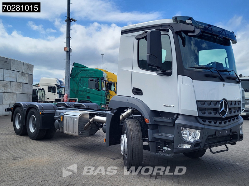 Mercedes-Benz Arocs 2640 6X4 NEW Chassis Big-Axle Automatic Steel suspension Euro 6 - Kabiinišassiiga veoauto: pilt 3 Mercedes-Benz Arocs 2640 6X4 NEW Chassis Big-Axle Automatic Steel suspension Euro 6 - Kabiinišassiiga veoauto: pilt 3