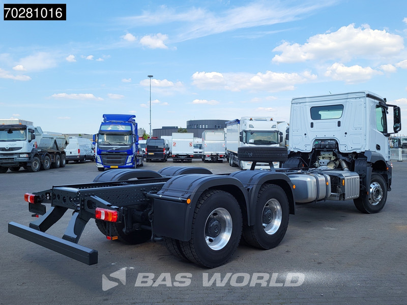 Mercedes-Benz Arocs 2640 6X4 NEW chassis Steel suspension Big-Axle Alcoa Automatic Euro 6 - Kabiinišassiiga veoauto: pilt 5 Mercedes-Benz Arocs 2640 6X4 NEW chassis Steel suspension Big-Axle Alcoa Automatic Euro 6 - Kabiinišassiiga veoauto: pilt 5