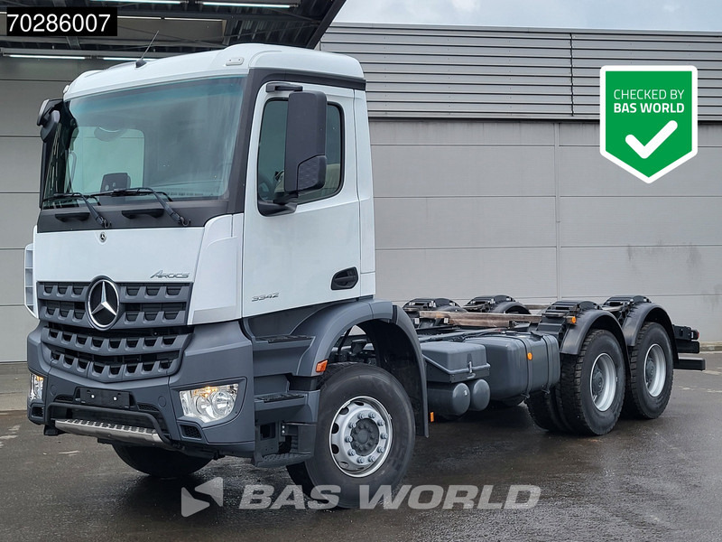 Mercedes-Benz Arocs 3342 6X4 NEW 6x4 chassis Big-Axle Automatic Steel suspension Euro 3 - Kabiinišassiiga veoauto: pilt 1 Mercedes-Benz Arocs 3342 6X4 NEW 6x4 chassis Big-Axle Automatic Steel suspension Euro 3 - Kabiinišassiiga veoauto: pilt 1