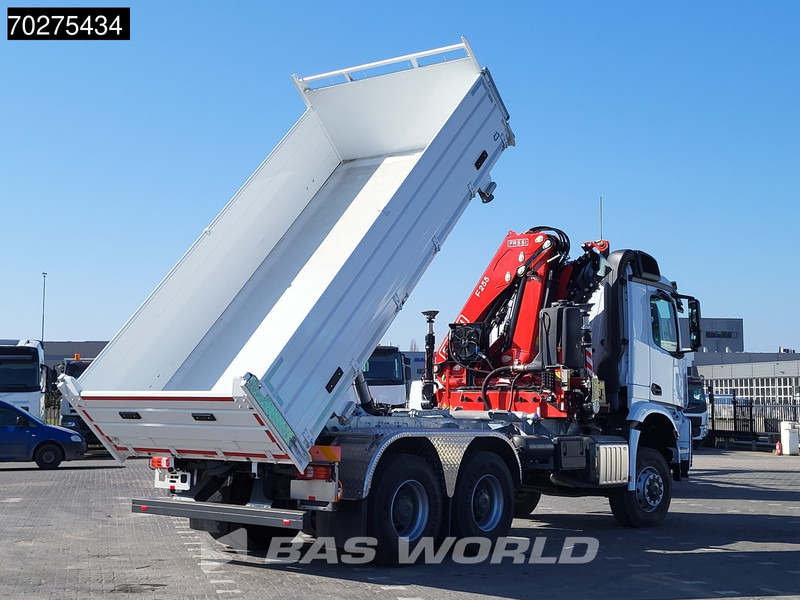 Mercedes-Benz Arocs 3348 6X6 NEW Fassi F255A.2.24 Kran Crane 3-way tipper Navi Euro 6 - Kallurauto, Kraanaga veoauto: pilt 3 Mercedes-Benz Arocs 3348 6X6 NEW Fassi F255A.2.24 Kran Crane 3-way tipper Navi Euro 6 - Kallurauto, Kraanaga veoauto: pilt 3