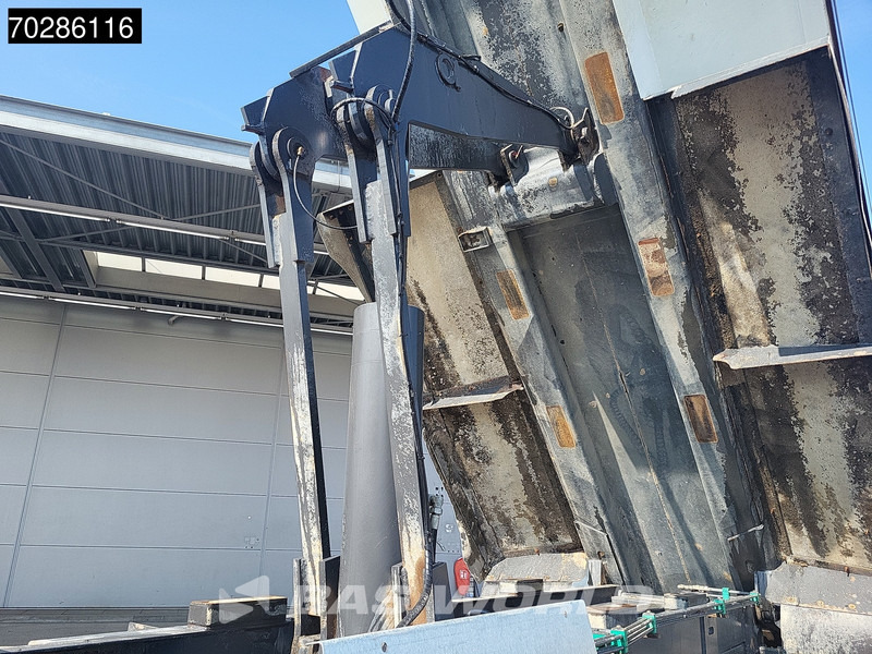 Renault Kerax 430 8X4 16m3 tipper Retarder Big-Axle steel suspension automatic Euro 5 - Kallurauto: pilt 5 Renault Kerax 430 8X4 16m3 tipper Retarder Big-Axle steel suspension automatic Euro 5 - Kallurauto: pilt 5
