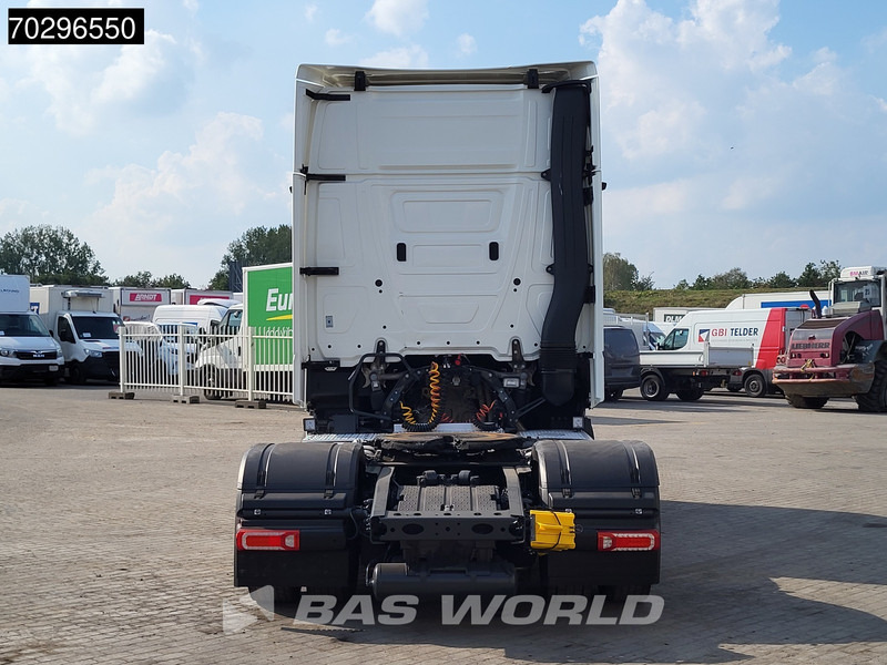Mercedes-Benz Actros 1845 4X2 GigaSpace Mega Retarder 2x Tanks Standklima Xenon Euro 6 - Sadulveok: pilt 3 Mercedes-Benz Actros 1845 4X2 GigaSpace Mega Retarder 2x Tanks Standklima Xenon Euro 6 - Sadulveok: pilt 3