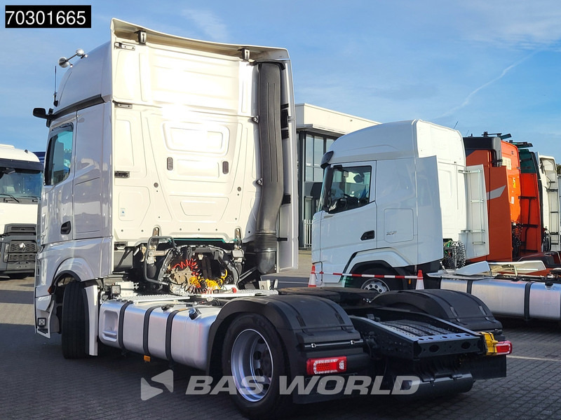 Mercedes-Benz Actros 1845 4X2 GigaSpace Mega Retarder 2xTanks ACC Standklima Euro 6 - Sadulveok: pilt 2 Mercedes-Benz Actros 1845 4X2 GigaSpace Mega Retarder 2xTanks ACC Standklima Euro 6 - Sadulveok: pilt 2