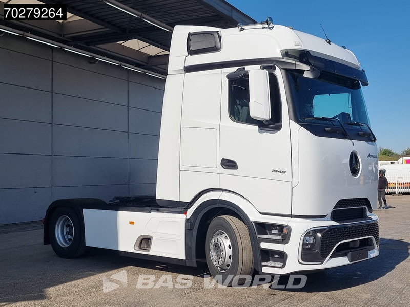 Mercedes-Benz Actros 1848 Actros 4X2 NEW! ProCabin-Big 2x Tanks Standklima Navi SmartTacho2 - Sadulveok: pilt 3 Mercedes-Benz Actros 1848 Actros 4X2 NEW! ProCabin-Big 2x Tanks Standklima Navi SmartTacho2 - Sadulveok: pilt 3