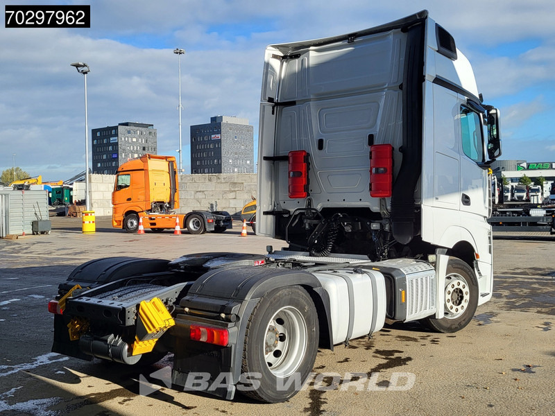 Mercedes-Benz Actros 1851 Actros 4X2 GigaSpace ADR 2xTanks Xenon Euro 6 - Sadulveok: pilt 5 Mercedes-Benz Actros 1851 Actros 4X2 GigaSpace ADR 2xTanks Xenon Euro 6 - Sadulveok: pilt 5