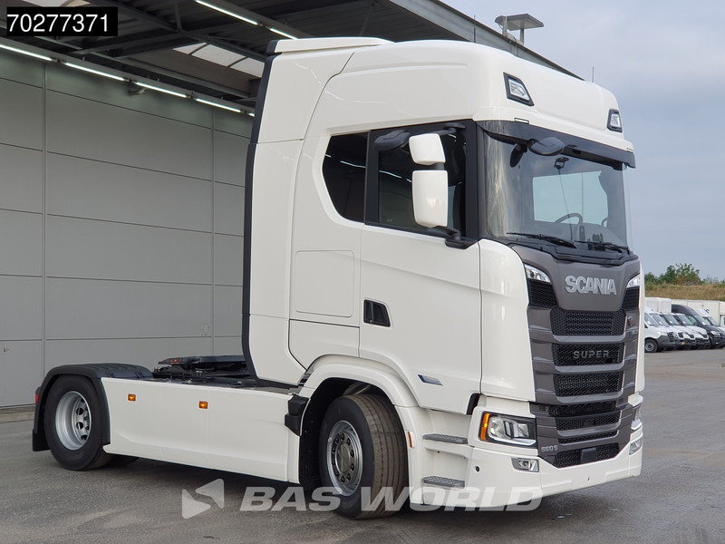 Scania S560 4X2 NEW! Retarder Full-Air 2xTanks Standklima Navi ACC LED Euro 6 - Sadulveok: pilt 3 Scania S560 4X2 NEW! Retarder Full-Air 2xTanks Standklima Navi ACC LED Euro 6 - Sadulveok: pilt 3