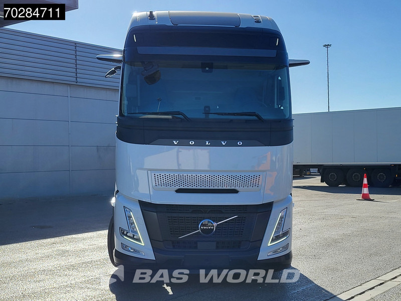 Volvo FH 62 R AERO 6X2 NEW Horsetruck chassis Lift+Lenkachse Dynamic Steering Mirror cam Euro 6 - Veoauto: pilt 5 Volvo FH 62 R AERO 6X2 NEW Horsetruck chassis Lift+Lenkachse Dynamic Steering Mirror cam Euro 6 - Veoauto: pilt 5