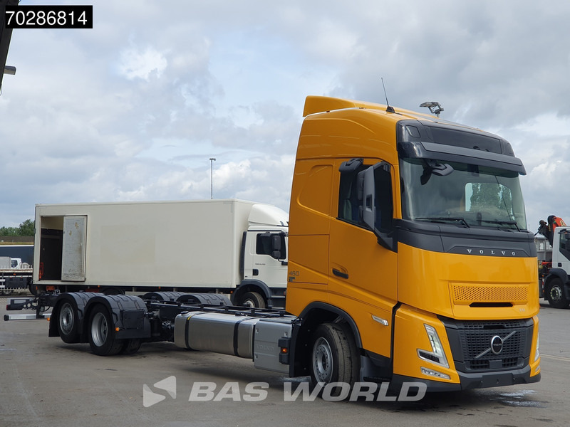 Volvo FH 460 6X2 NEW chassis! Full air Suspension Lift-Axle Navi ACC LED Euro 6 - Kabiinišassiiga veoauto: pilt 3 Volvo FH 460 6X2 NEW chassis! Full air Suspension Lift-Axle Navi ACC LED Euro 6 - Kabiinišassiiga veoauto: pilt 3