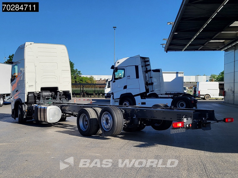 Volvo FH 62 R AERO 6X2 NEW Horsetruck chassis Lift+Lenkachse Dynamic Steering Mirror cam Euro 6 - Kabiinišassiiga veoauto: pilt 2 Volvo FH 62 R AERO 6X2 NEW Horsetruck chassis Lift+Lenkachse Dynamic Steering Mirror cam Euro 6 - Kabiinišassiiga veoauto: pilt 2