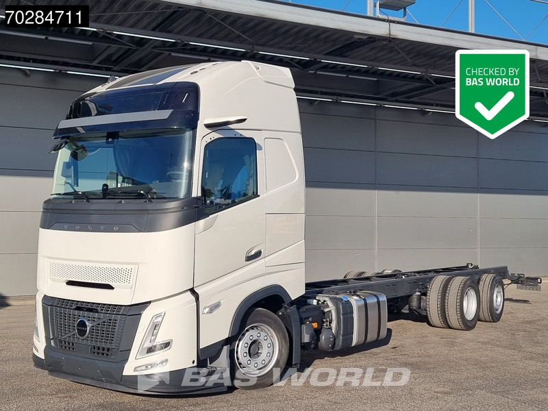 Volvo FH 62 R AERO 6X2 NEW Horsetruck chassis Lift+Lenkachse Dynamic Steering Mirror cam Euro 6 - Kabiinišassiiga veoauto: pilt 1 Volvo FH 62 R AERO 6X2 NEW Horsetruck chassis Lift+Lenkachse Dynamic Steering Mirror cam Euro 6 - Kabiinišassiiga veoauto: pilt 1