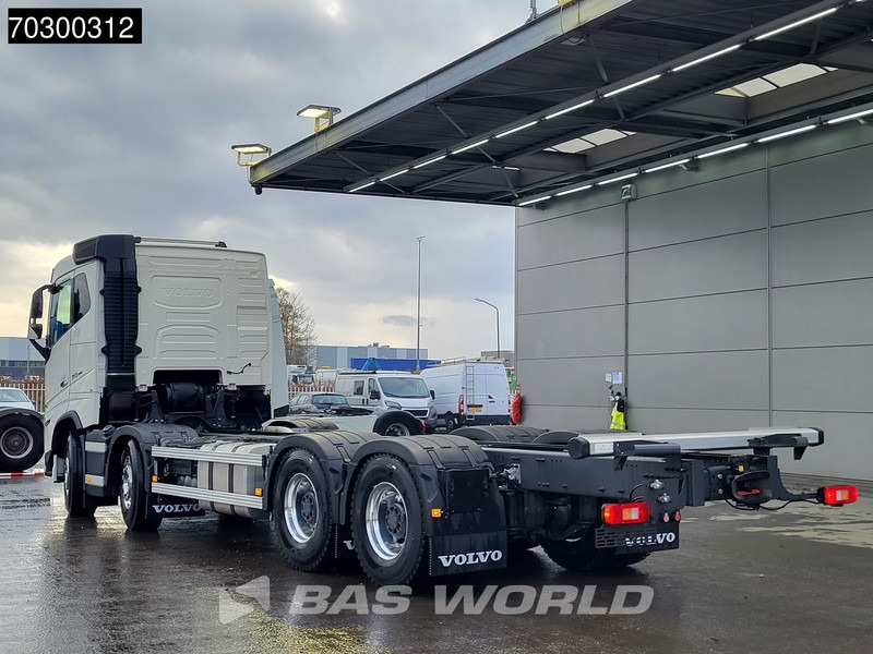 Volvo FH16 750 FH16 8X4 NEW 8x4 chassis! Air suspension Big-Axle Automatic VEB+ Euro 6 - Kabiinišassiiga veoauto: pilt 2 Volvo FH16 750 FH16 8X4 NEW 8x4 chassis! Air suspension Big-Axle Automatic VEB+ Euro 6 - Kabiinišassiiga veoauto: pilt 2