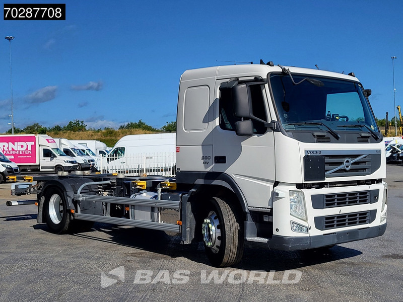 Volvo FM 330 4X2 4,60m Wheelbase BDF Automatic Euro 5 - Konteinerveduk/ Tõstukiga veoauto: pilt 3 Volvo FM 330 4X2 4,60m Wheelbase BDF Automatic Euro 5 - Konteinerveduk/ Tõstukiga veoauto: pilt 3