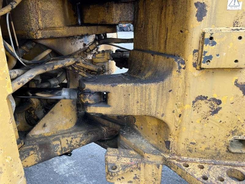 Tihendaja Caterpillar 825 + porte engins: pilt 25