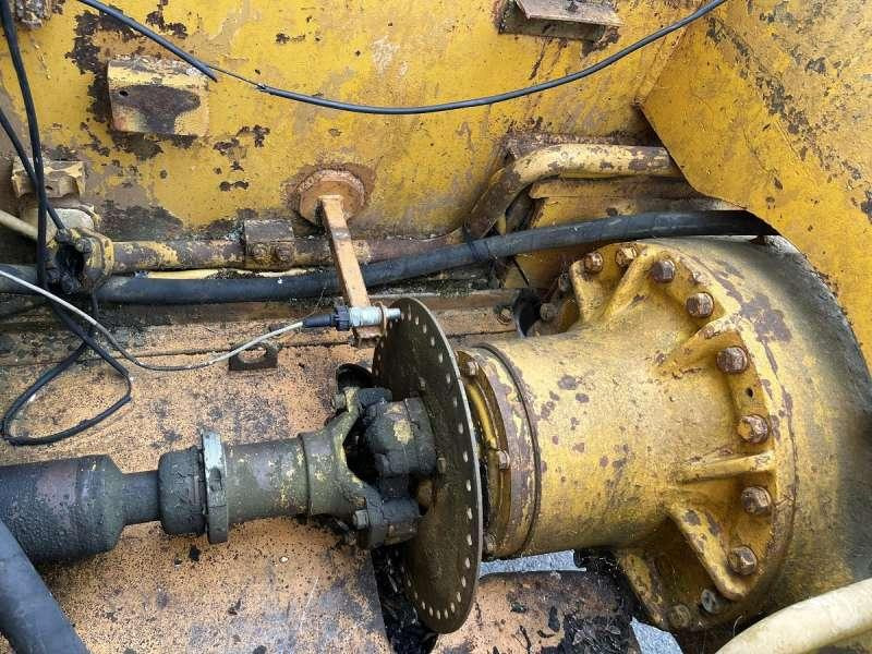 Tihendaja Caterpillar 825 + porte engins: pilt 26