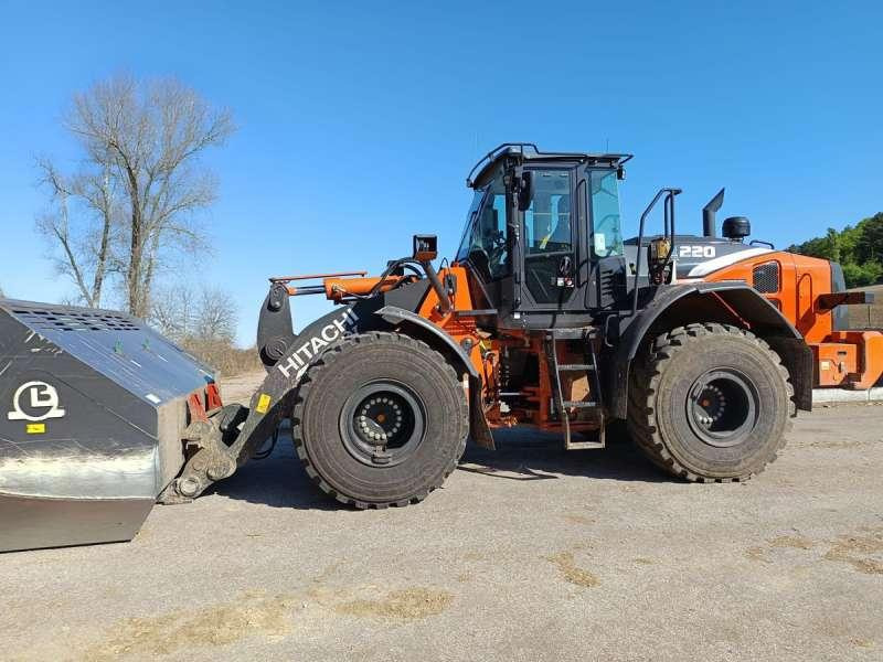 Hitachi ZW220-7 - Rataslaadur: pilt 1 Hitachi ZW220-7 - Rataslaadur: pilt 1