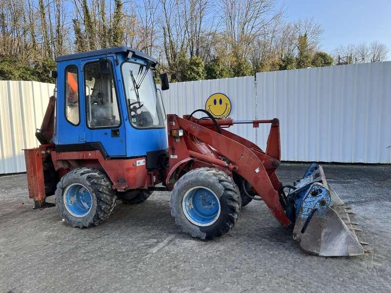Kubota R520 - Ekskavaator-laadur: pilt 1 Kubota R520 - Ekskavaator-laadur: pilt 1