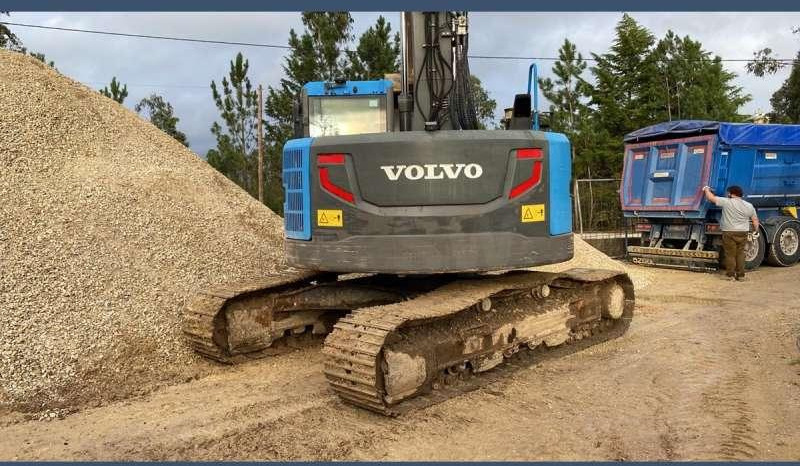 Lintekskavaator Volvo ECR235DL: pilt 9