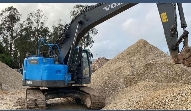 Volvo ECR235DL - Lintekskavaator: pilt 2 Volvo ECR235DL - Lintekskavaator: pilt 2