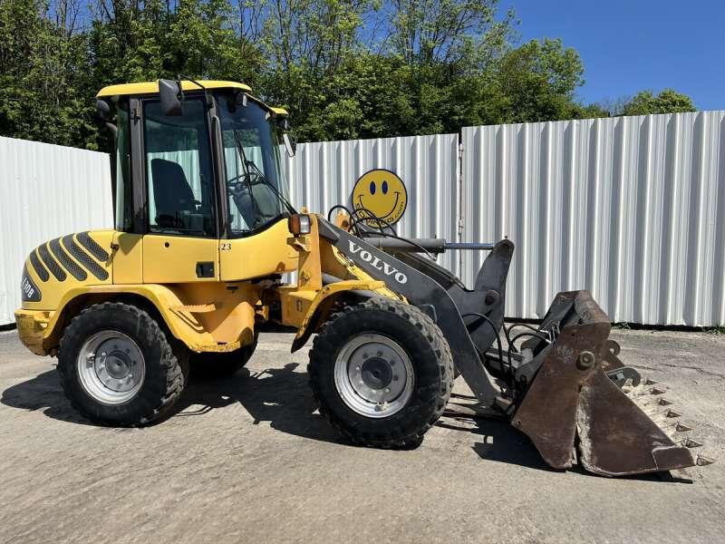 Volvo L30B-Z - Rataslaadur: pilt 1 Volvo L30B-Z - Rataslaadur: pilt 1