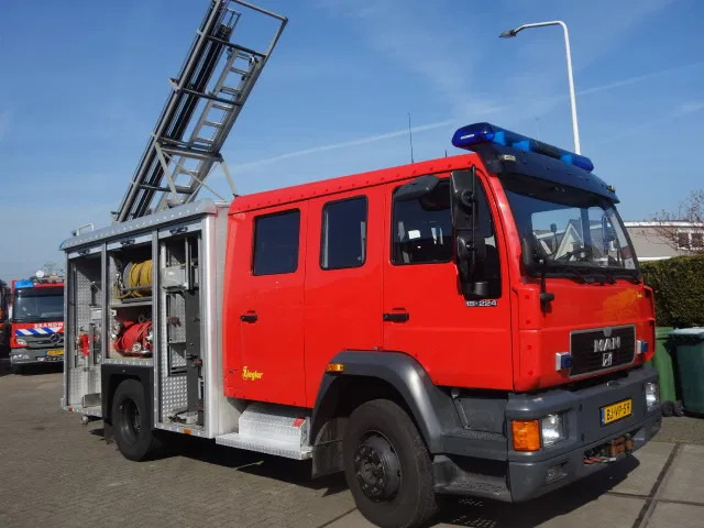 MAN 15 224-with winch 2500liter tank manual gearbox ,ziegler pomp - Tuletõrjeauto: pilt 1 MAN 15 224-with winch 2500liter tank manual gearbox ,ziegler pomp - Tuletõrjeauto: pilt 1