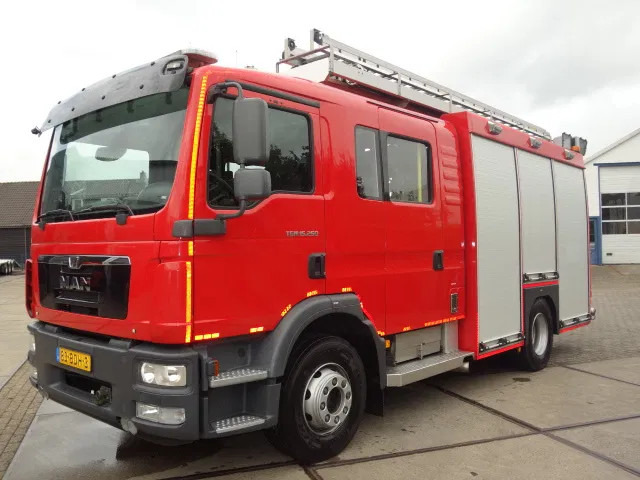 MAN TGM 15.250 FIRE TRUCK,2000 LITER TANK, FOAM TANK, AIRCO - Tuletõrjeauto: pilt 2 MAN TGM 15.250 FIRE TRUCK,2000 LITER TANK, FOAM TANK, AIRCO - Tuletõrjeauto: pilt 2