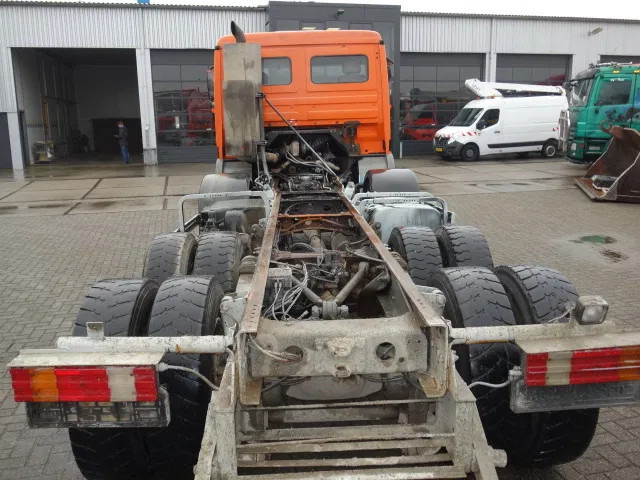 Mercedes-Benz Actros 3235 8x4 steelsprings,manual gearbox - Kabiinišassiiga veoauto: pilt 4 Mercedes-Benz Actros 3235 8x4 steelsprings,manual gearbox - Kabiinišassiiga veoauto: pilt 4