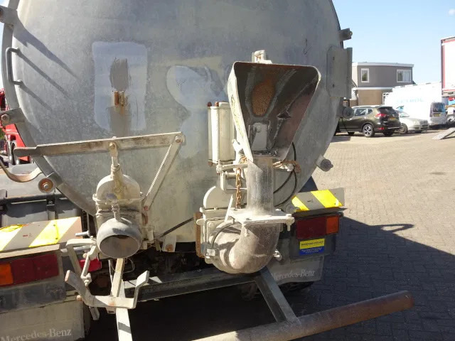 Tsisternauto Mercedes-Benz MB 2222 6X4 WATERTANKER WITH PUMP: pilt 12