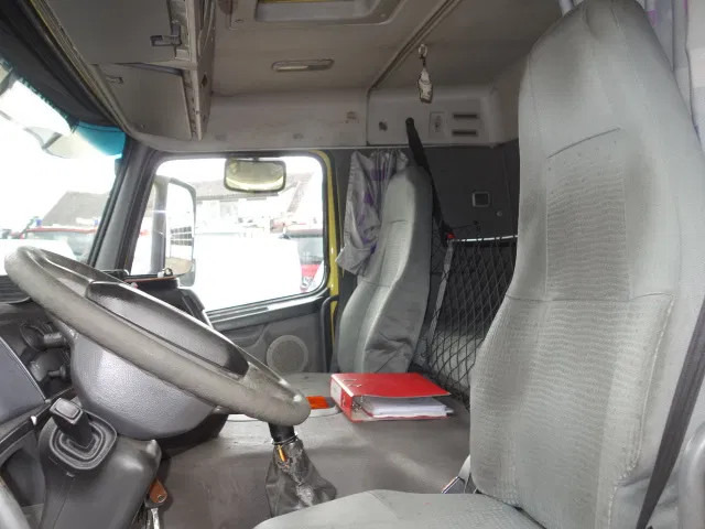 Volvo FM 12 18500liter tank,AIRCO,MANUAL GEARBOX - Tsisternauto: pilt 5 Volvo FM 12 18500liter tank,AIRCO,MANUAL GEARBOX - Tsisternauto: pilt 5