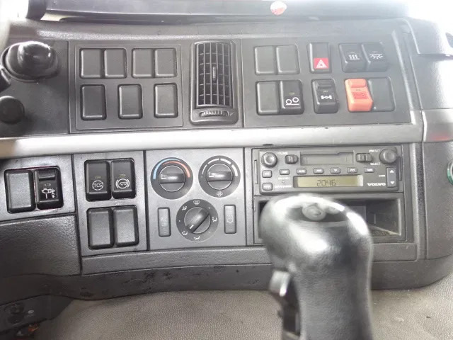 Volvo FM 12 18500liter tank,AIRCO,MANUAL GEARBOX - Tsisternauto: pilt 4 Volvo FM 12 18500liter tank,AIRCO,MANUAL GEARBOX - Tsisternauto: pilt 4